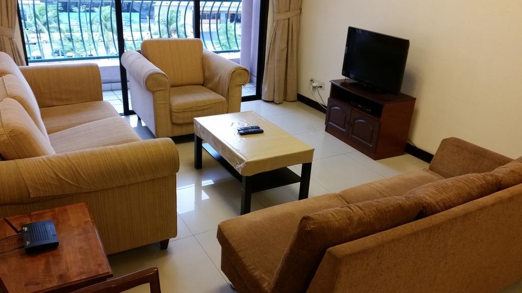 Marina Court Kota Kinabalu- Bigger Group Stay Together- 6 Bedroom Apartments Chambre photo