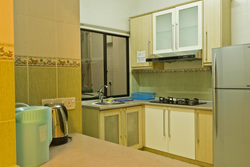 Marina Court Kota Kinabalu- Bigger Group Stay Together- 6 Bedroom Apartments Extérieur photo