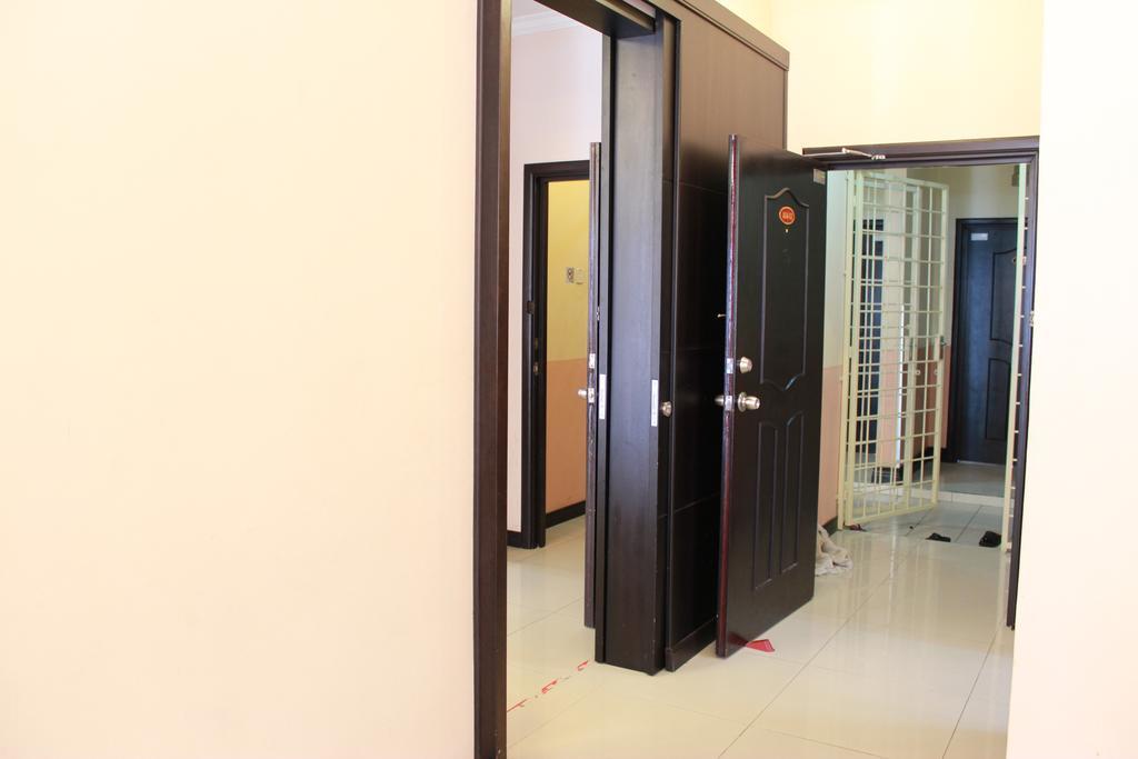 Marina Court Kota Kinabalu- Bigger Group Stay Together- 6 Bedroom Apartments Extérieur photo