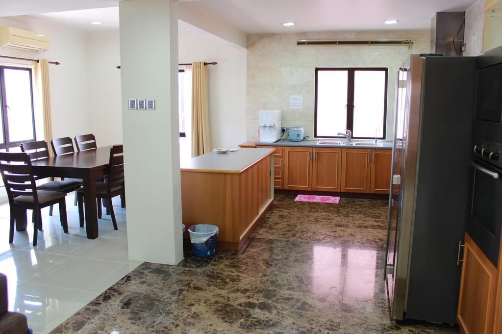 Marina Court Kota Kinabalu- Bigger Group Stay Together- 6 Bedroom Apartments Extérieur photo