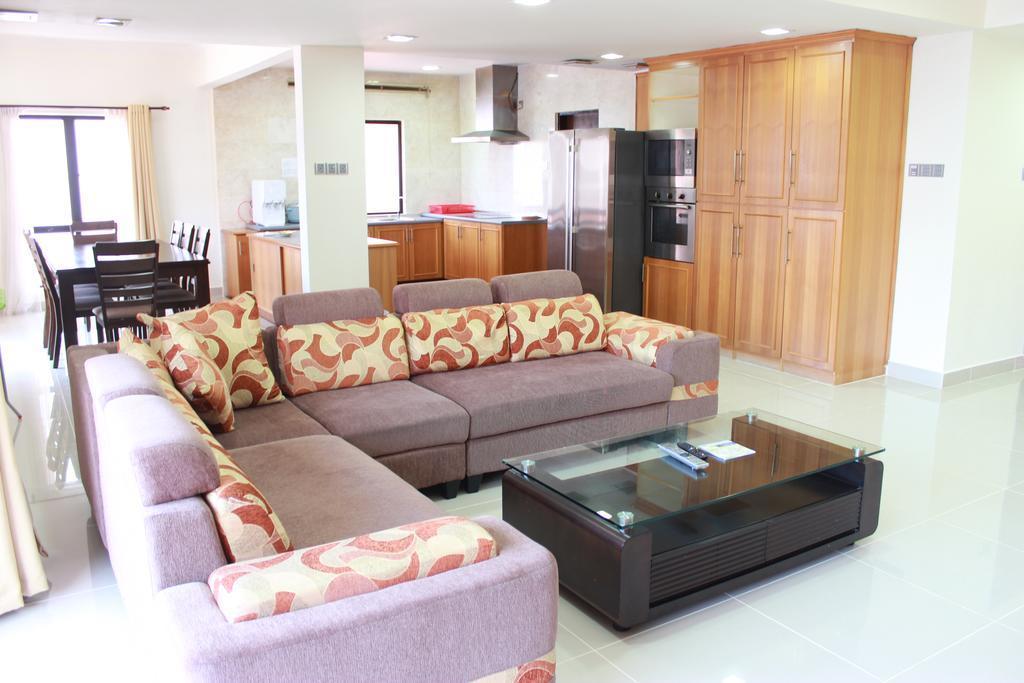 Marina Court Kota Kinabalu- Bigger Group Stay Together- 6 Bedroom Apartments Extérieur photo